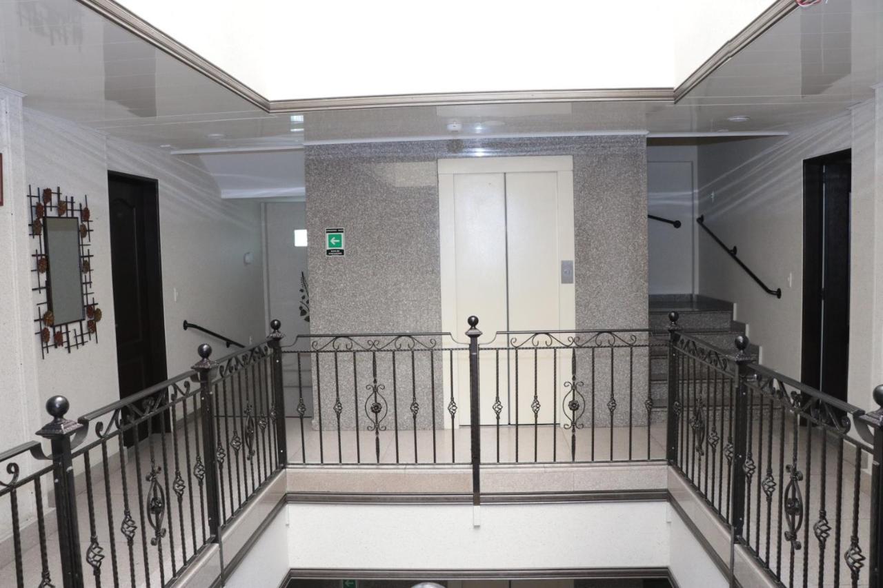 Hoteles Bogota Inn El Lago Country Zona Rosa エクステリア 写真